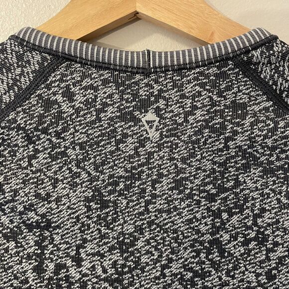 Ivivva by Lululemon Fly Tech Girl’s Long Sleeve Athletic Top Sz 12 - Picture 5 of 5